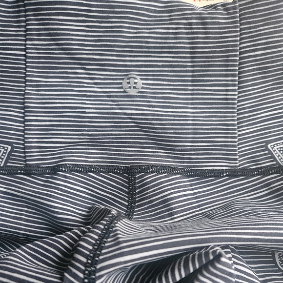 Lululemon Wunder Under Pant (Hi-Rise) Dottie Tribe White Black SZ 10 - Picture 6 of 9